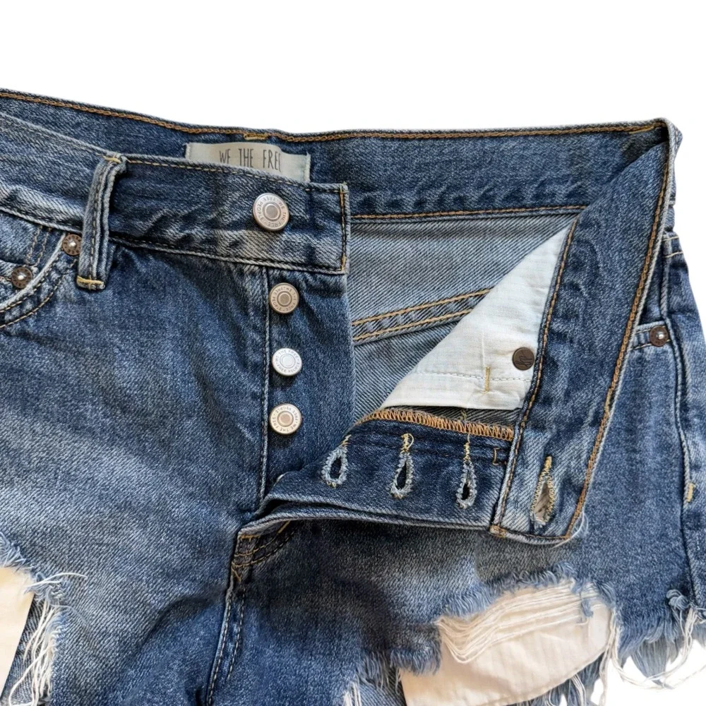 We The Free Shorts Womens 25 Byron Bay Cut‎ Off Heavy Distressed Destroyed Denim
